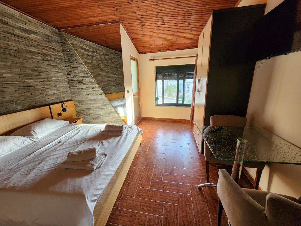 Hotel La Villa Tiranë Ngoại thất bức ảnh