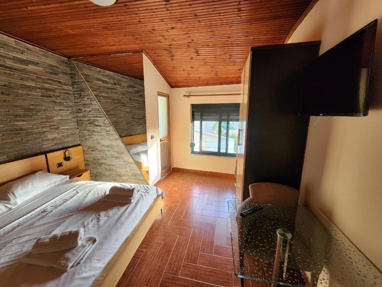 Hotel La Villa Tiranë Ngoại thất bức ảnh