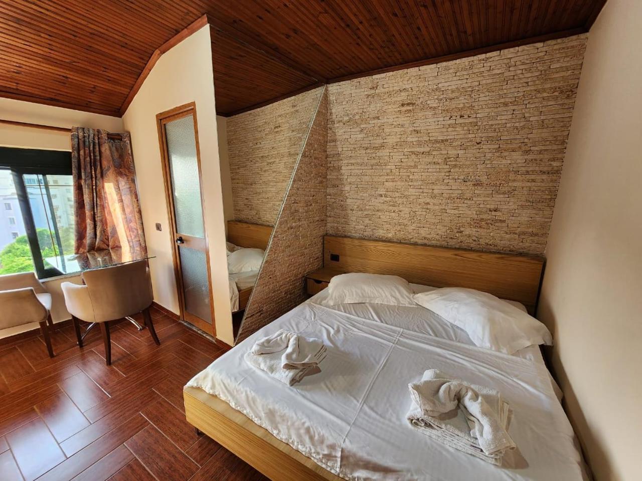 Hotel La Villa Tiranë Ngoại thất bức ảnh