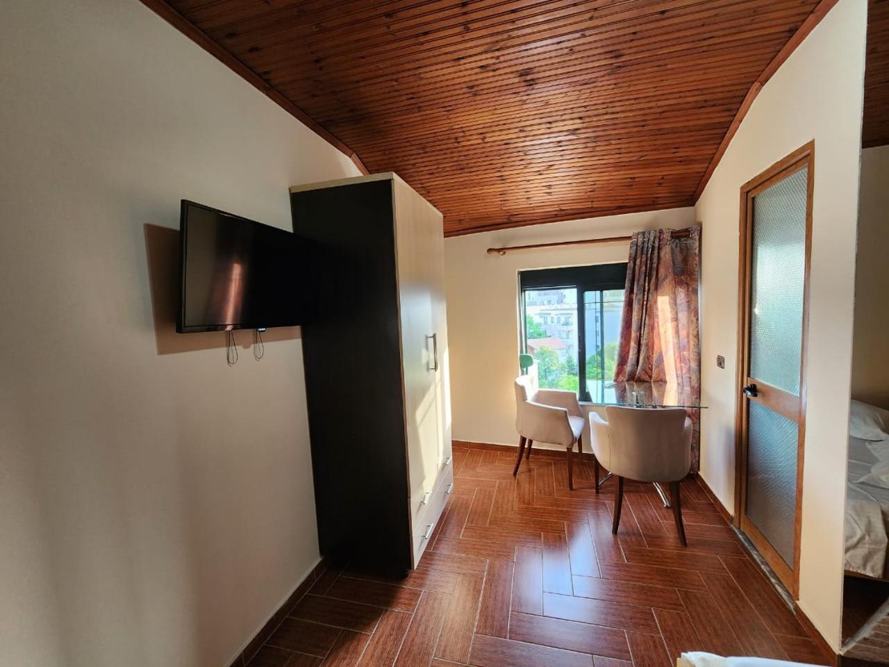 Hotel La Villa Tiranë Ngoại thất bức ảnh