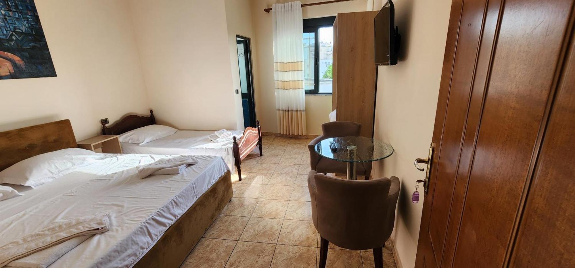 Hotel La Villa Tiranë Ngoại thất bức ảnh