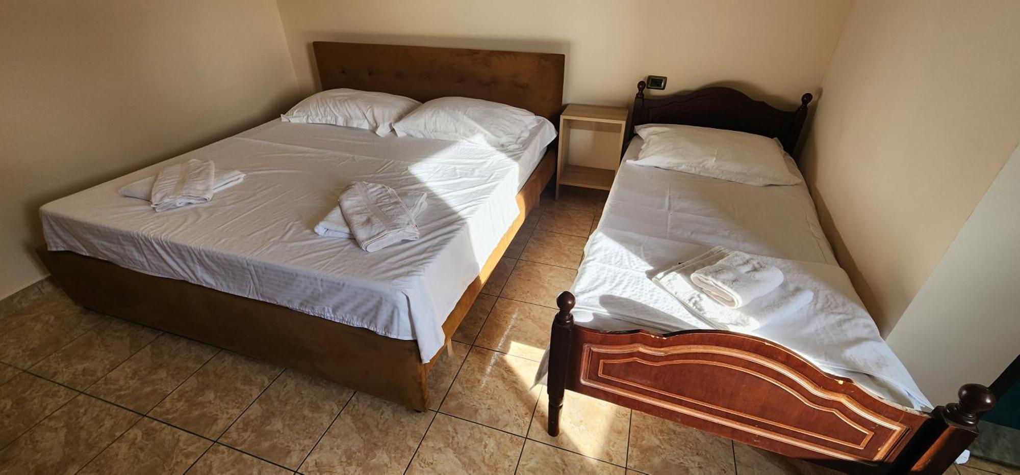 Hotel La Villa Tiranë Ngoại thất bức ảnh