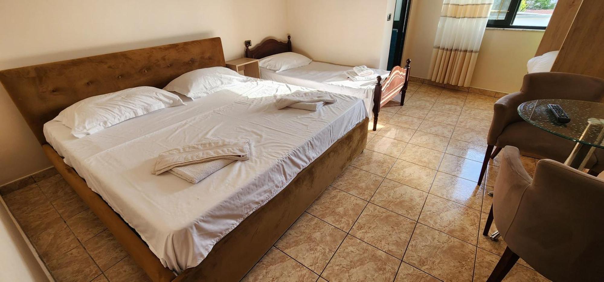 Hotel La Villa Tiranë Ngoại thất bức ảnh