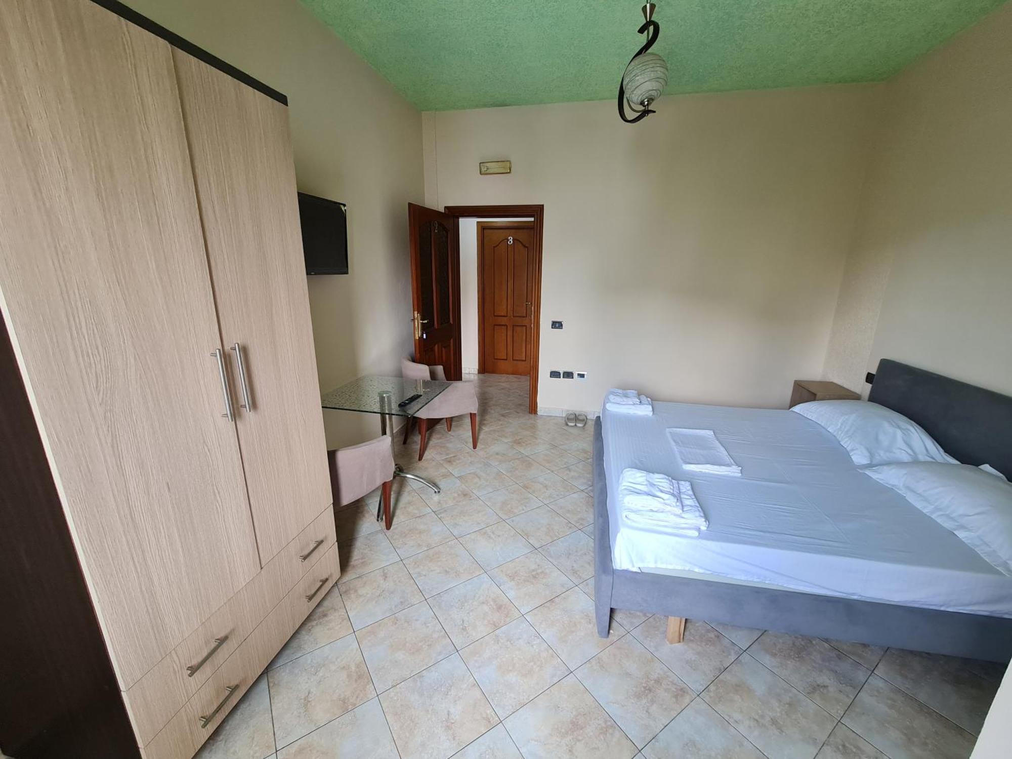 Hotel La Villa Tiranë Ngoại thất bức ảnh