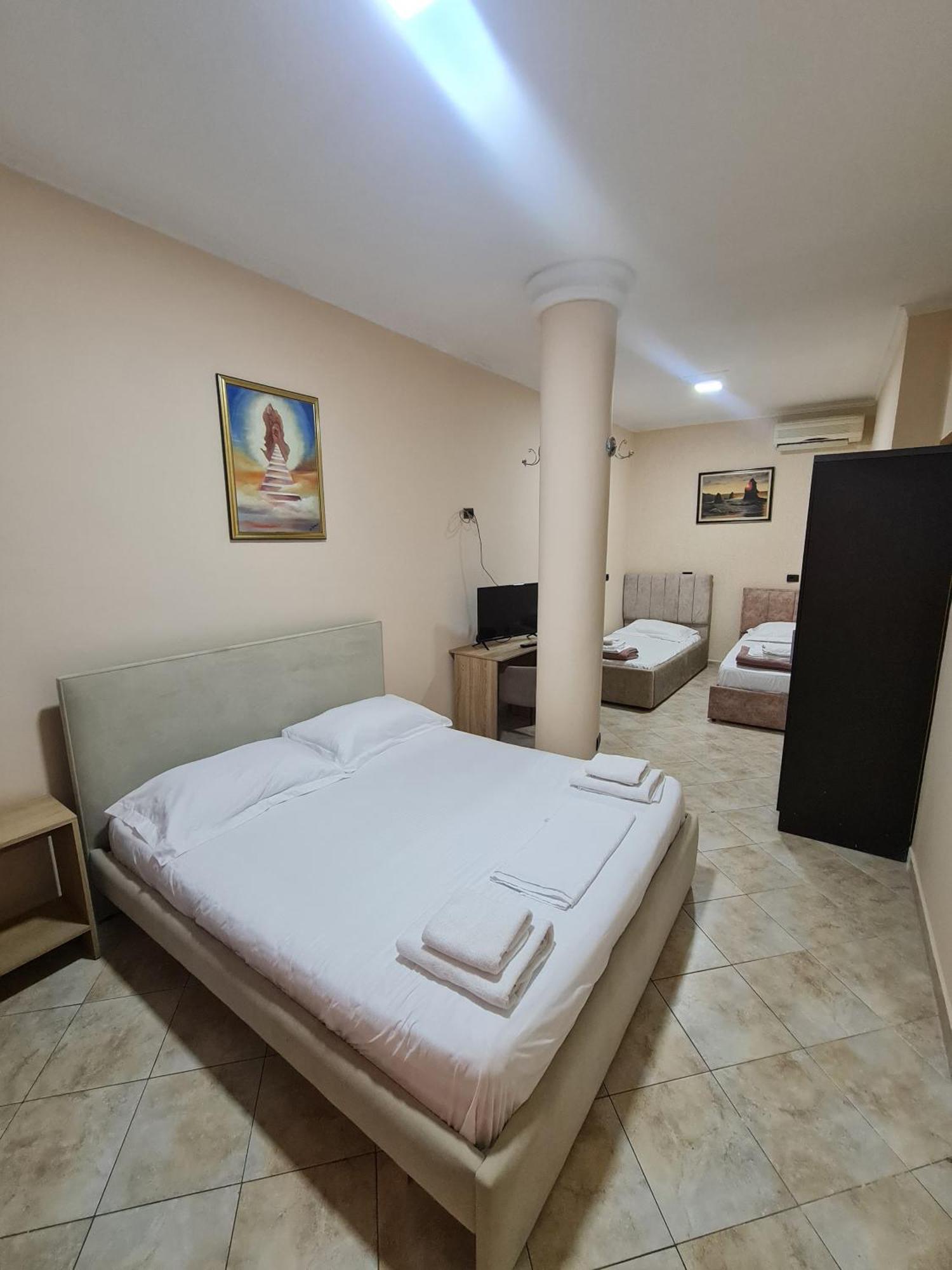 Hotel La Villa Tiranë Ngoại thất bức ảnh