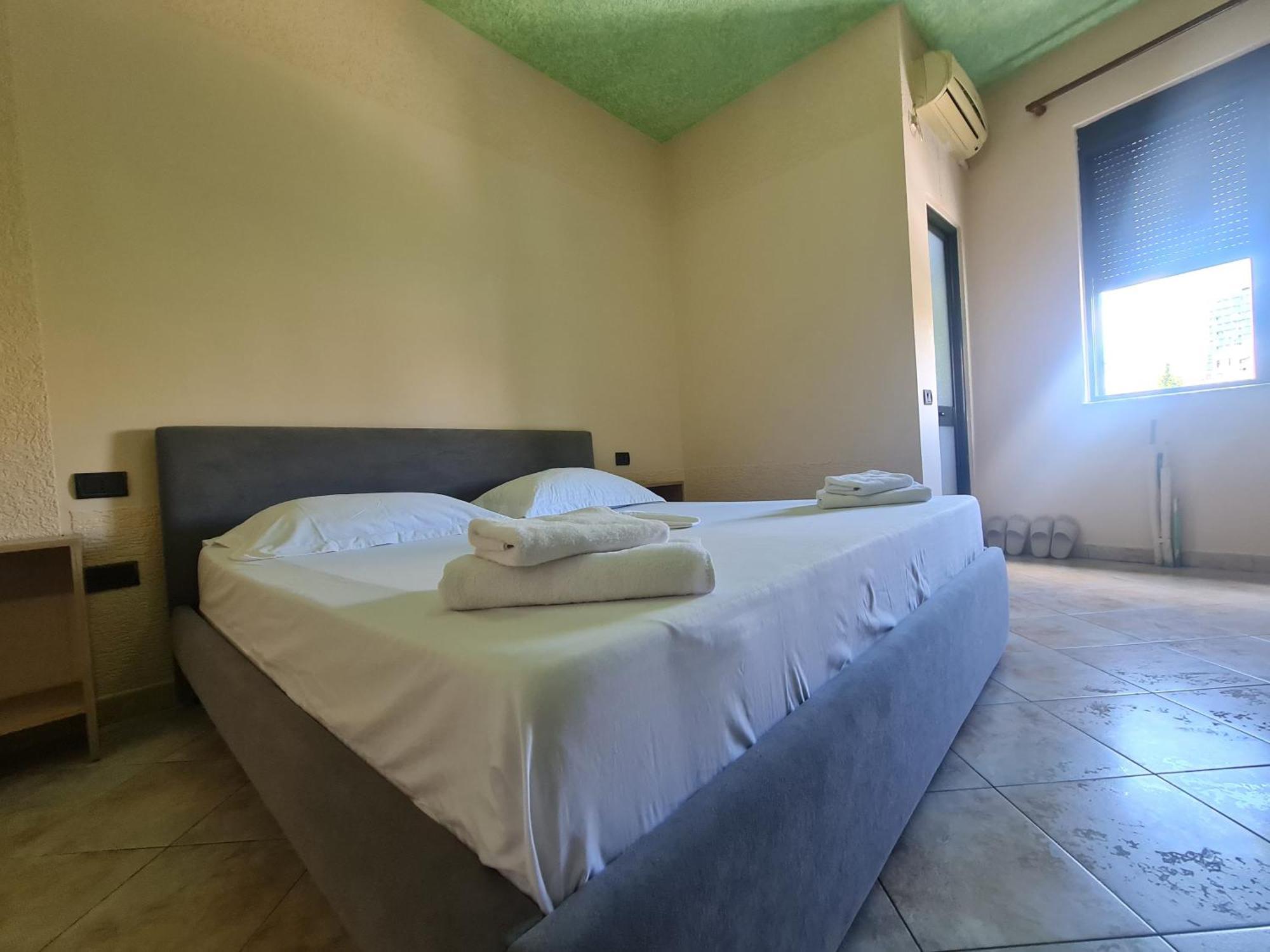 Hotel La Villa Tiranë Ngoại thất bức ảnh