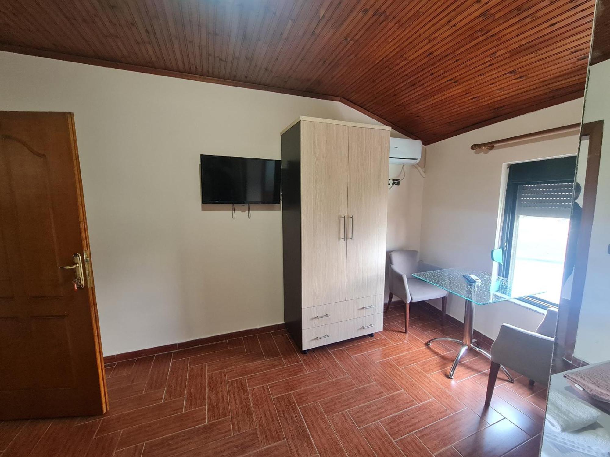 Hotel La Villa Tiranë Ngoại thất bức ảnh