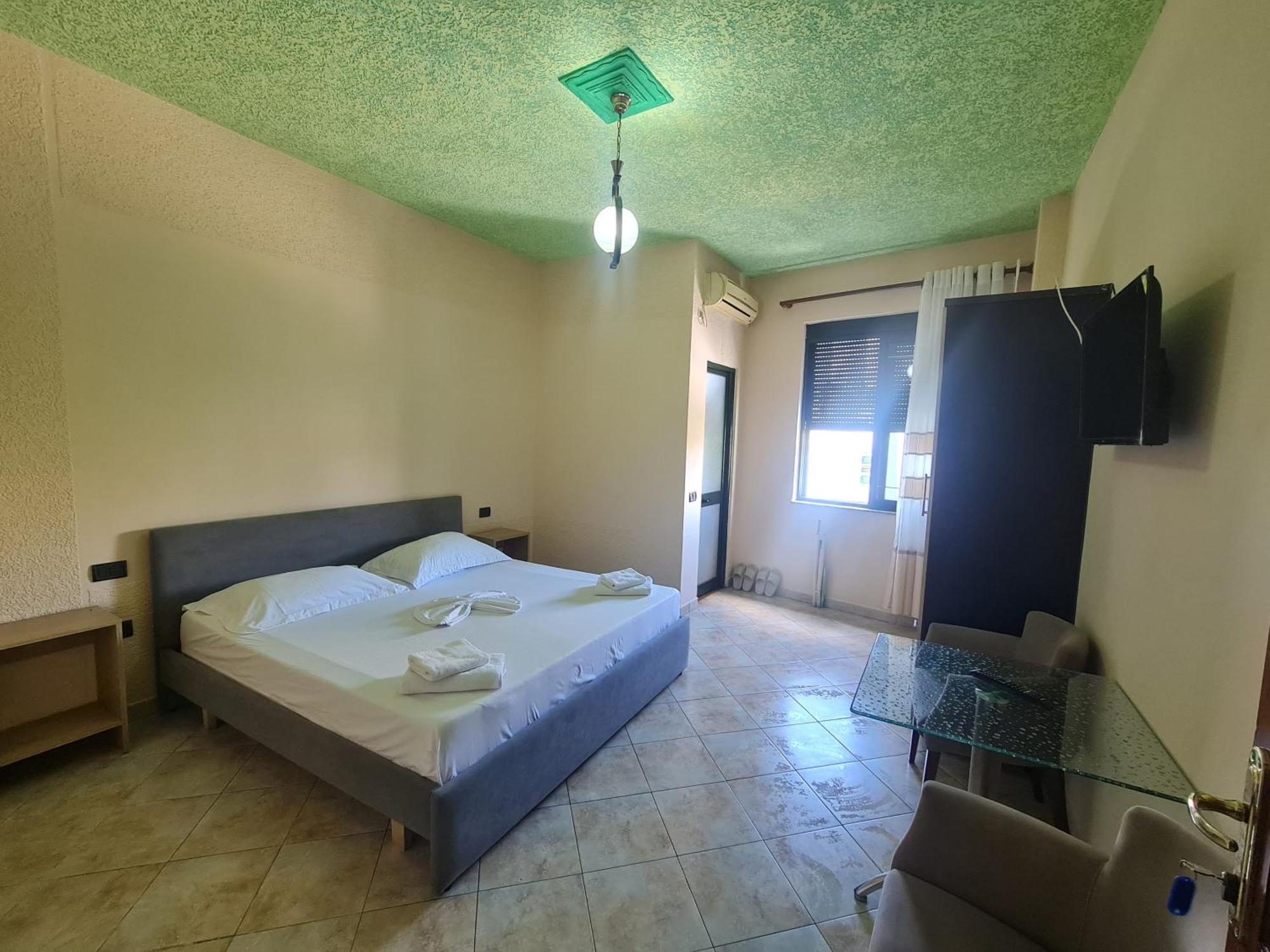 Hotel La Villa Tiranë Ngoại thất bức ảnh