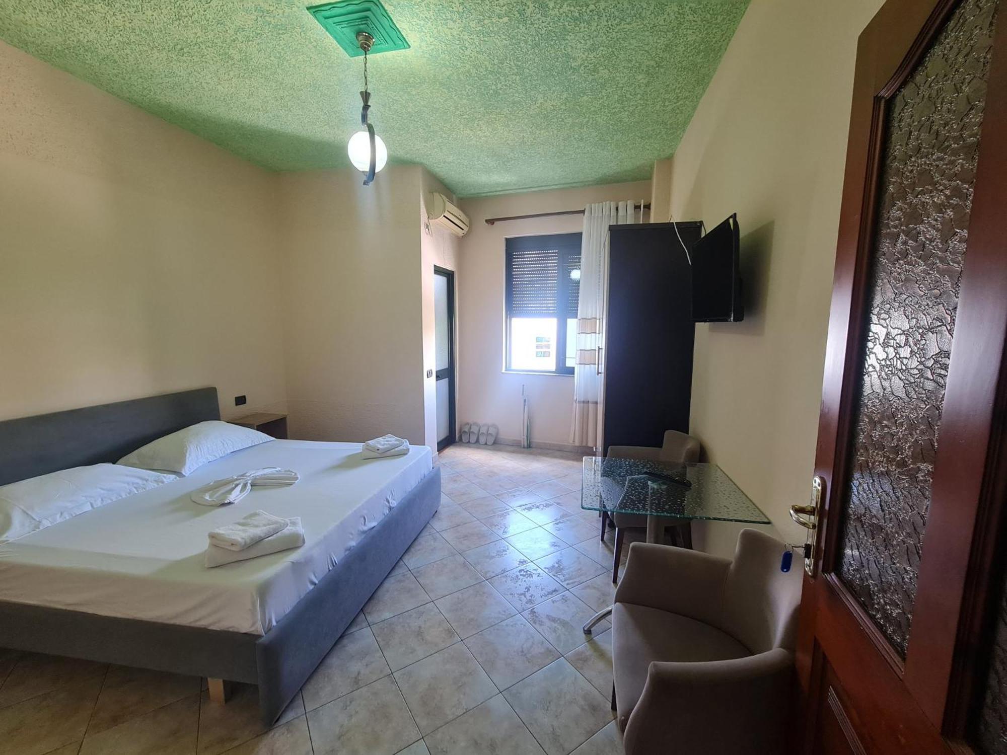 Hotel La Villa Tiranë Ngoại thất bức ảnh