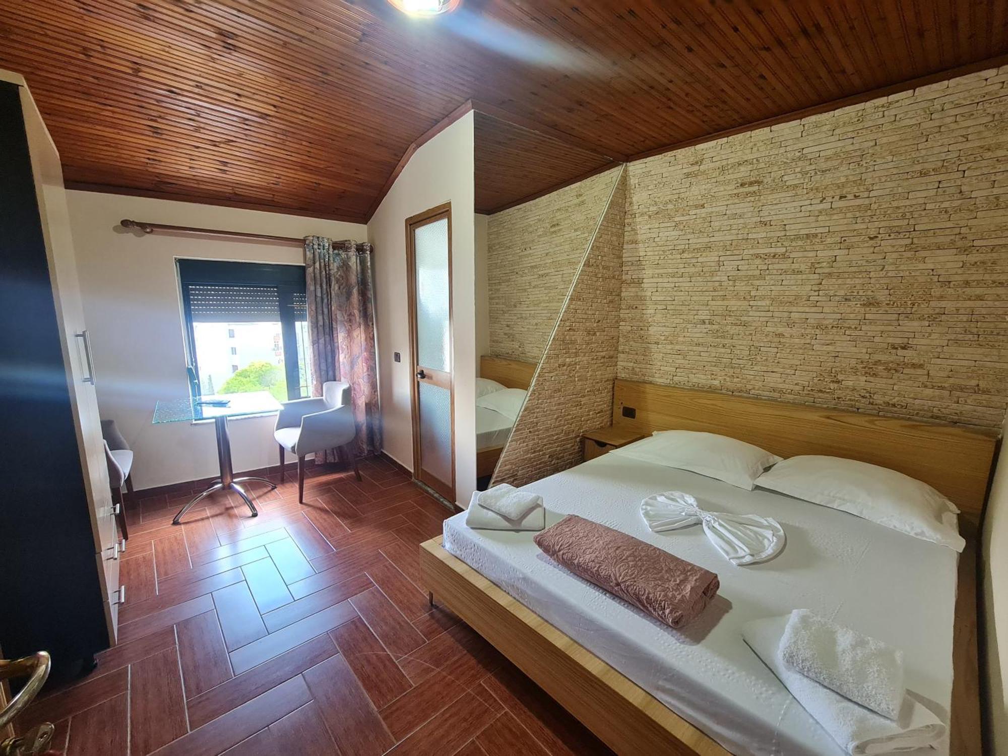 Hotel La Villa Tiranë Ngoại thất bức ảnh