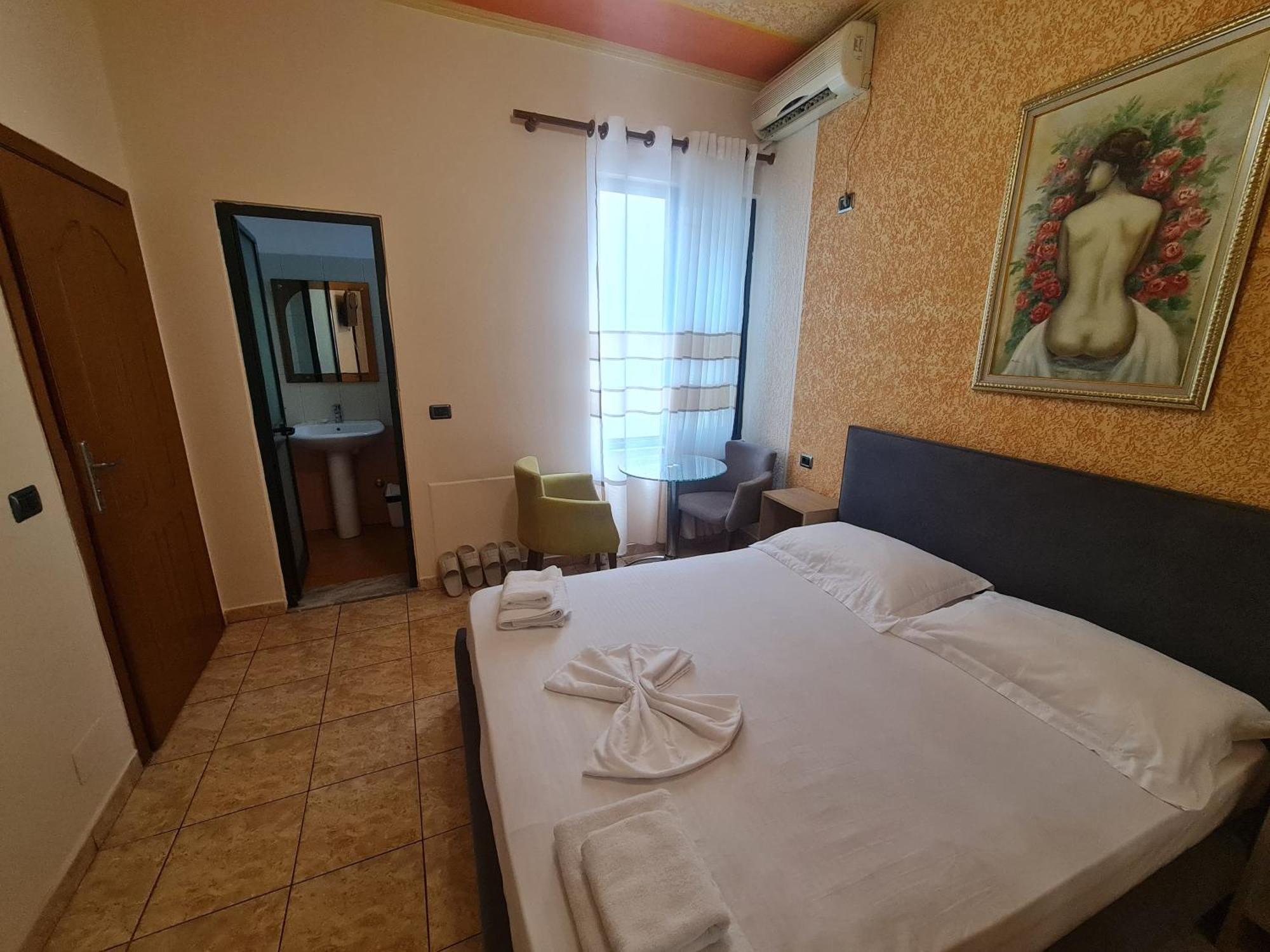 Hotel La Villa Tiranë Ngoại thất bức ảnh