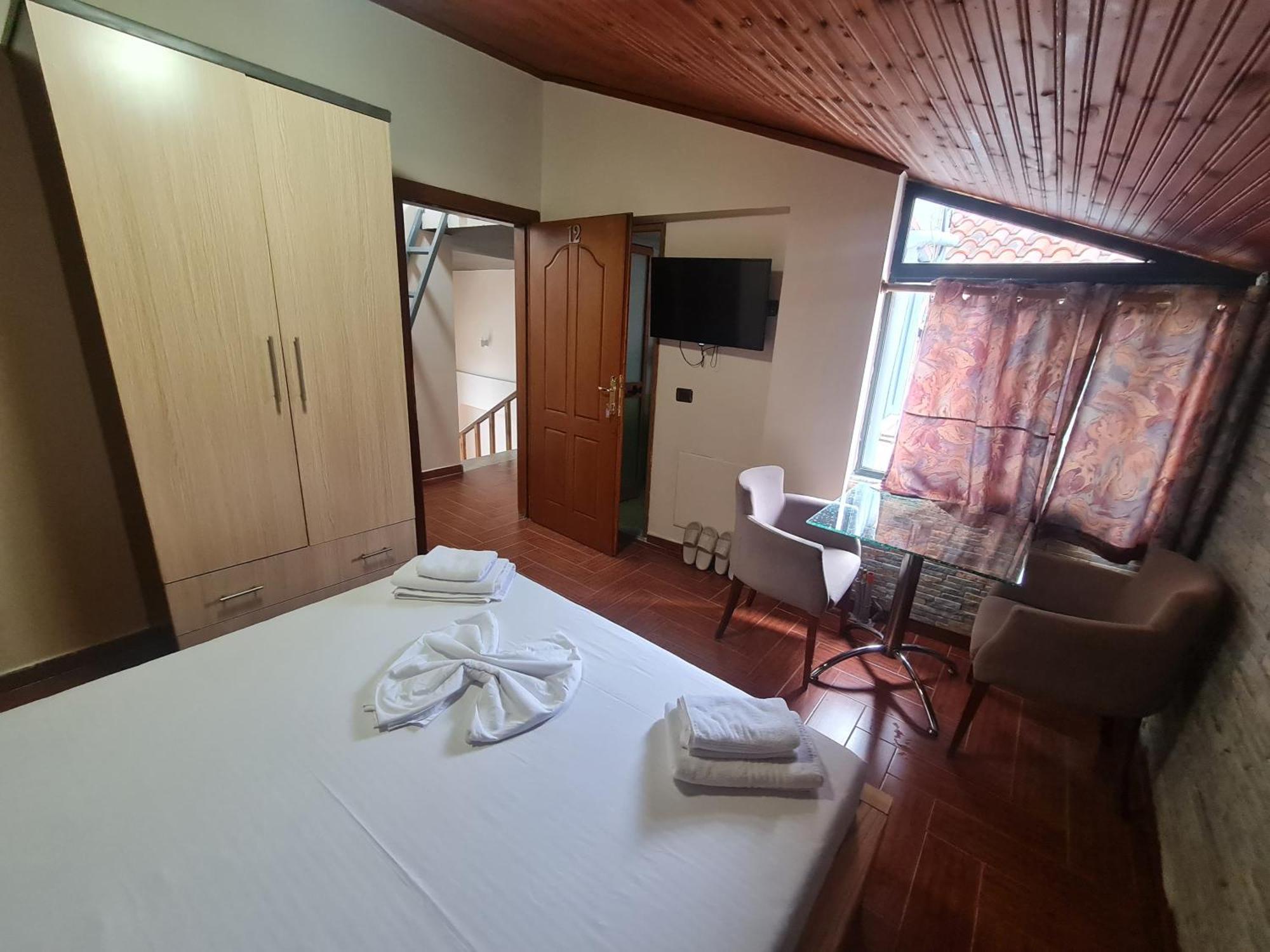 Hotel La Villa Tiranë Ngoại thất bức ảnh